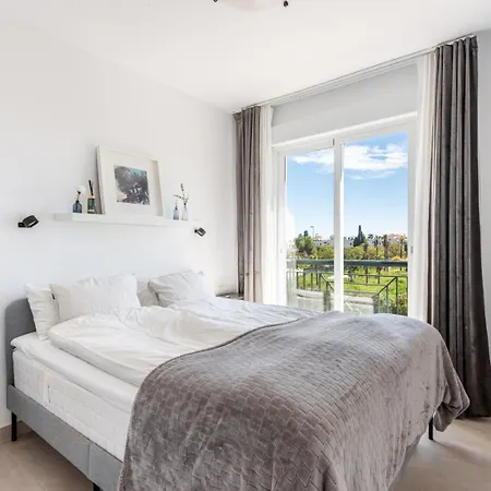 Apartment Locrimar, Family With Amazing Location Marbella